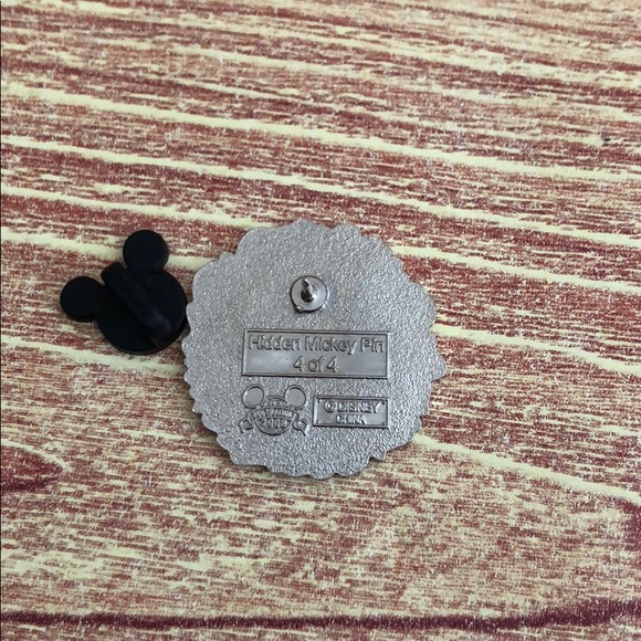 Disney Trading Pin - Picture 2 of 2